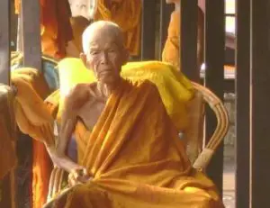 龍婆再 Wat Sri Uthumphon – 師父介紹