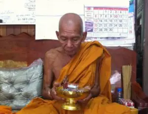 龍婆蓋 Wat Phu Khao Thong – 師父介紹