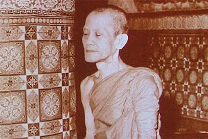 周冠羅 Wat Debsirindrawas – 師父介紹