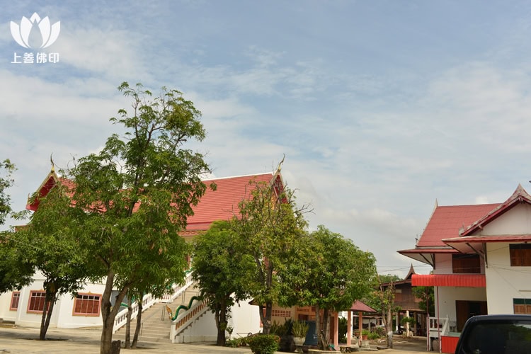 龍婆恩 Wat Wang Daeng Tai  寺廟的外觀