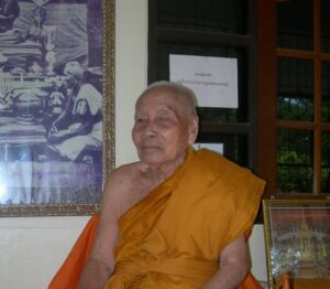 龍婆通 (阿贊通) Wat Samphao Cheoi – 師父介紹