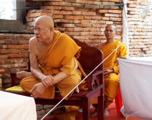 龍婆恩 (龍婆Euan) Wat Wang Daeng Tai – 師父介紹