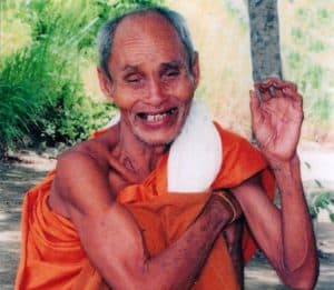 龍婆爽 Wat Phrai Phatthana – 師父介紹