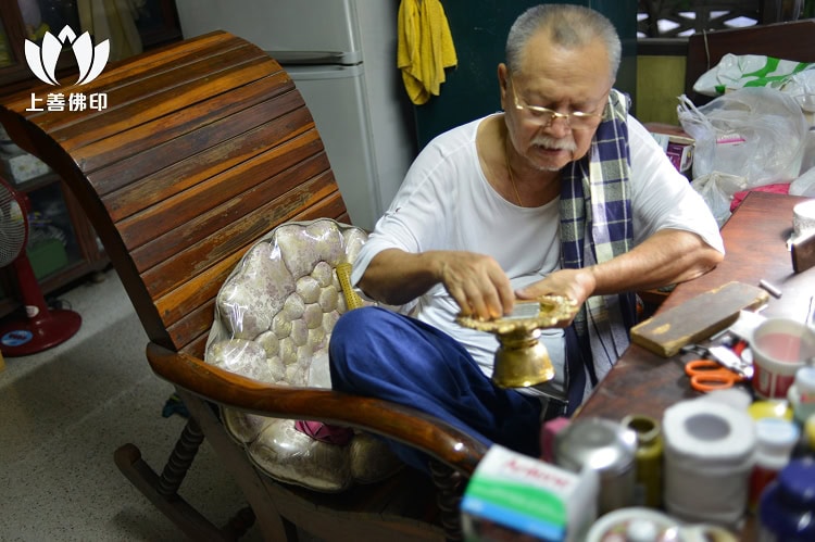 阿贊白礦 (Ajarn Pakong) 師父介紹