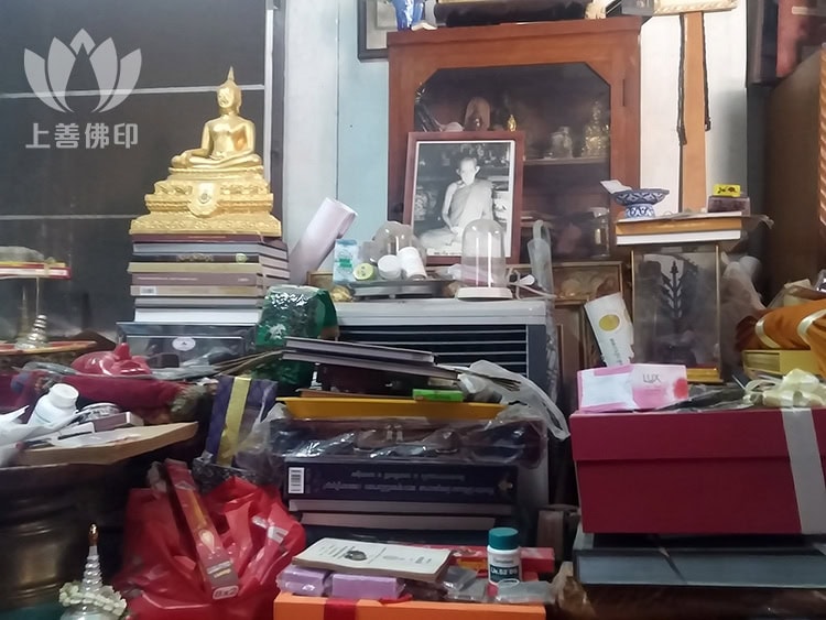 寺廟內, 師父早年長期在此