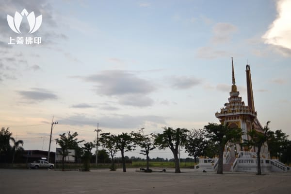 Wat Pom Kaew 龍婆碰