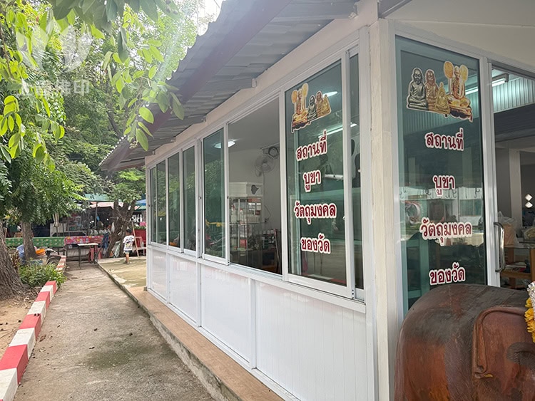 Wat Bangklan寺廟的供請處