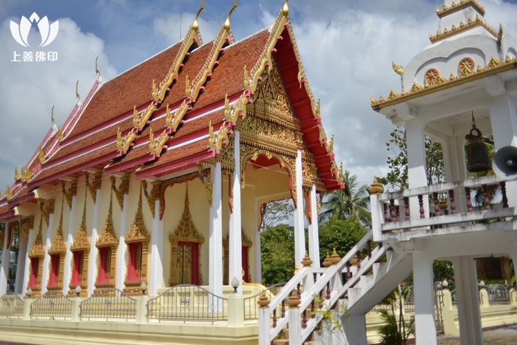 龍婆蓋 Wat Phu Khao Thong 寺廟簡介 - 封面圖