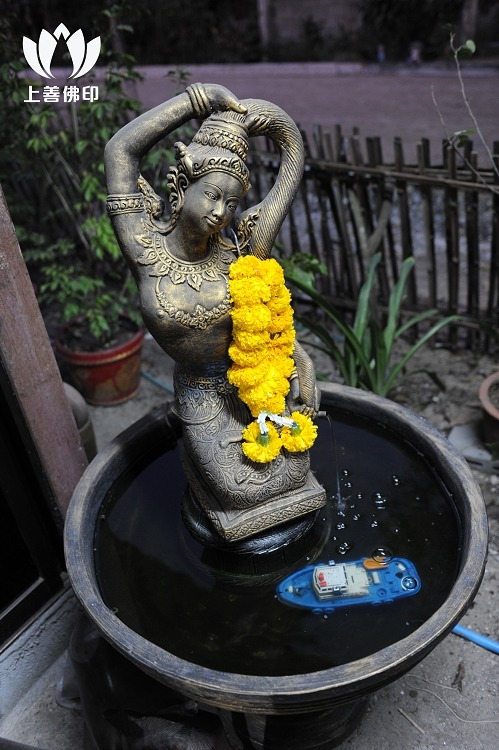 大地女神佛教形象