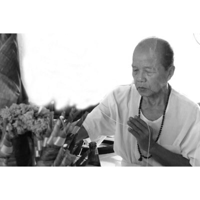 阿贊摩納師父晚年黑白檔案照