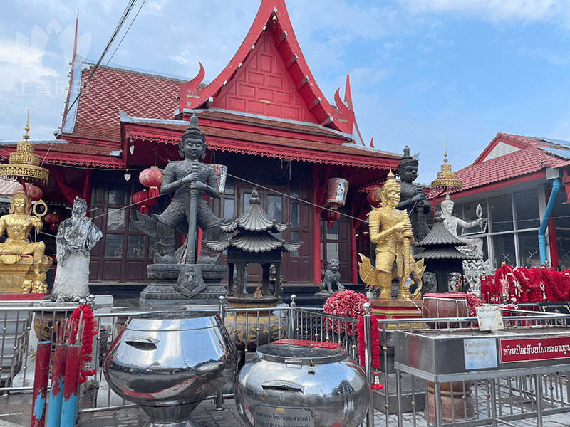 Wat Chulamanee 寺廟的鬼王