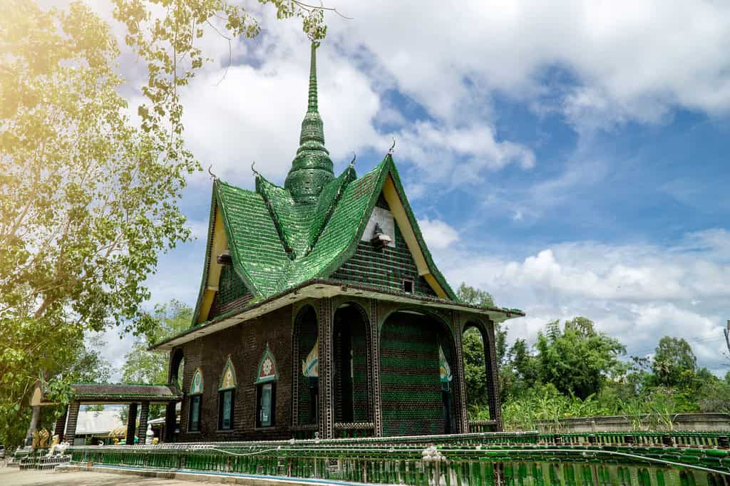 Si Saket Wat Larn Kuad百萬瓶廟