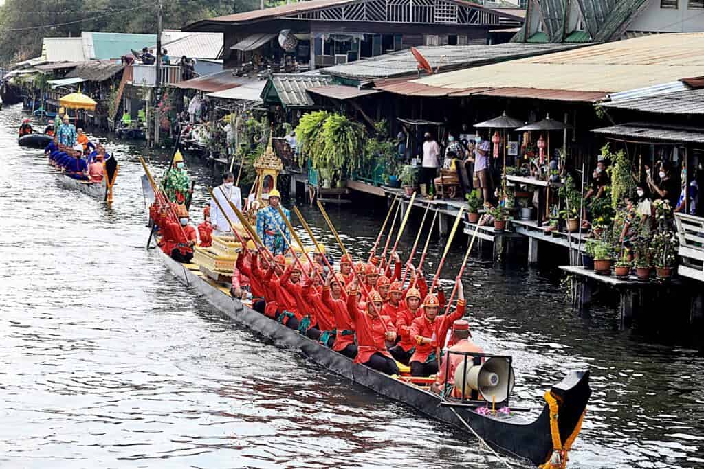 泰國拉佛節佛像巡遊