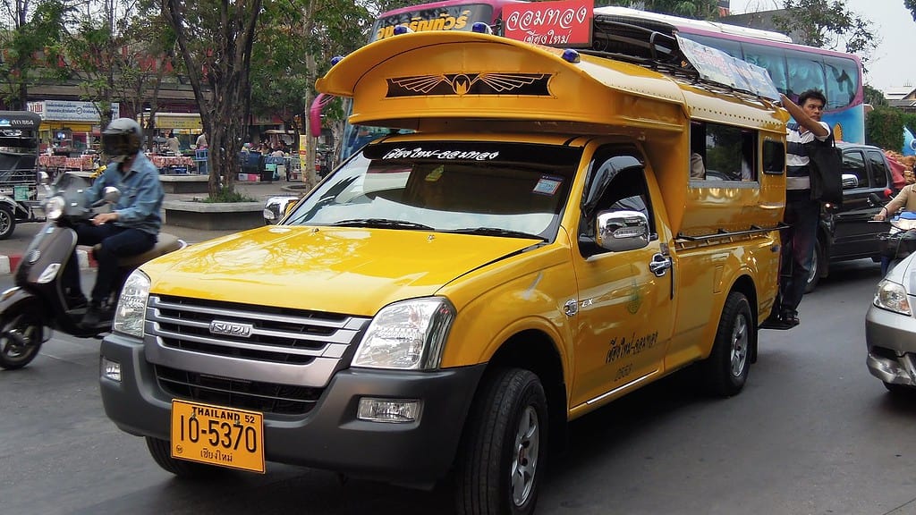 雙條車文化：泰國街頭嘅靈魂之旅