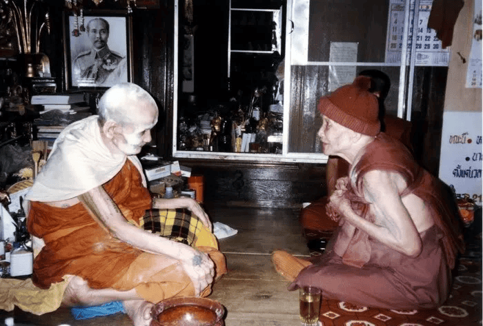 龍婆Doo在Wat Sakae寺的修行環境