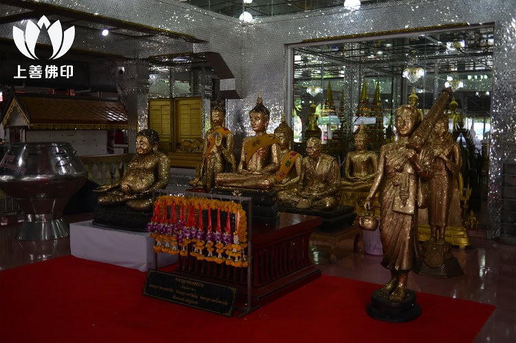 龍婆篇 Wat Kroen Ka Thin 寺廟內的佛像