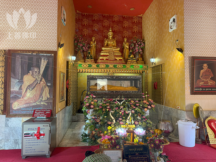 龍婆史 Wat Khao Tham Bunnak 寺廟介紹 封面圖