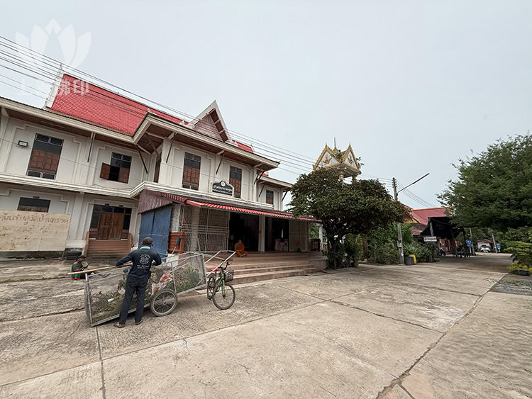 廟外旁邊的住所