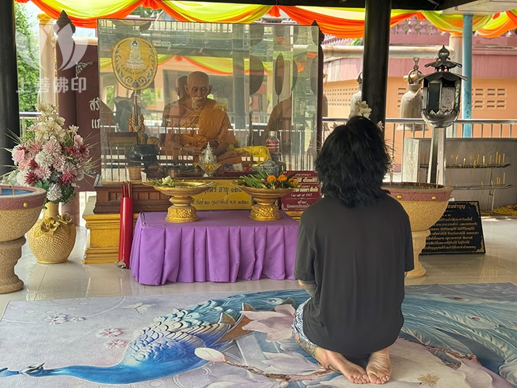 龍婆史 Wat Khao Tham Bunnak 寺廟