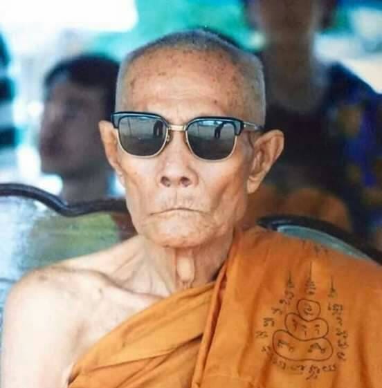 龍婆了 (龍婆柳) 罕有帶墨鏡