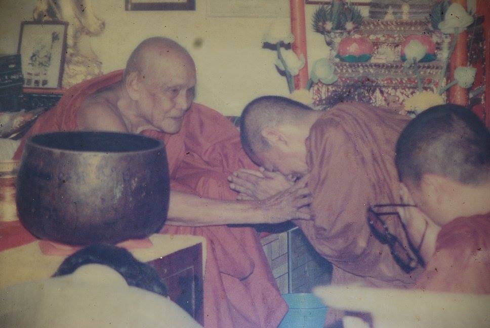 龍婆燙 (Luang Phor Tong / พ่อท่านทอง สุสังวโร,或譯作 龍婆通)罕有近照