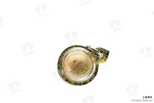 龍婆芭素 (阿贊巴素)  – 2562 攝心人緣符珠「納隆齋」
