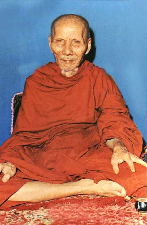 龍婆爹師父日常法相