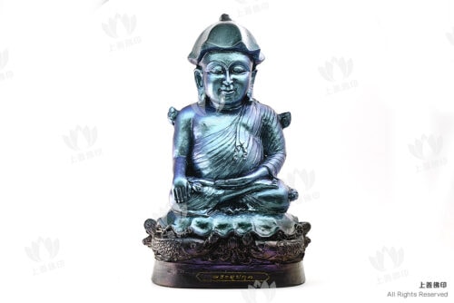 龍婆崇旁 - 2565 力泥水財佛, 正面圖