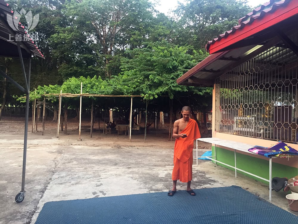 Wat Wang Si Thong 寺廟的環境, 很樸素