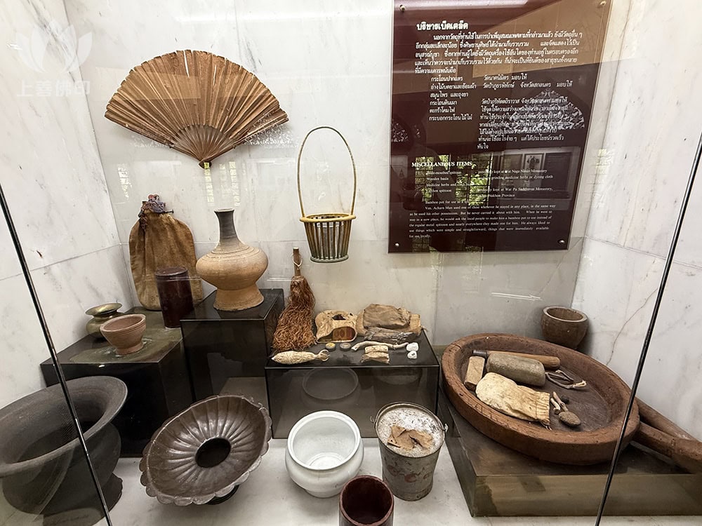 寺廟內展示了師父生前的工具
